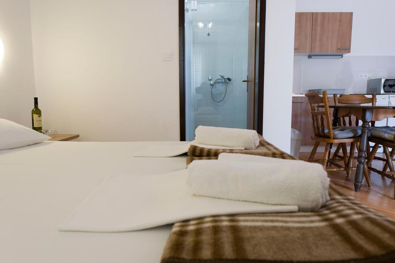 Apartments Victoria トロギール エクステリア 写真
