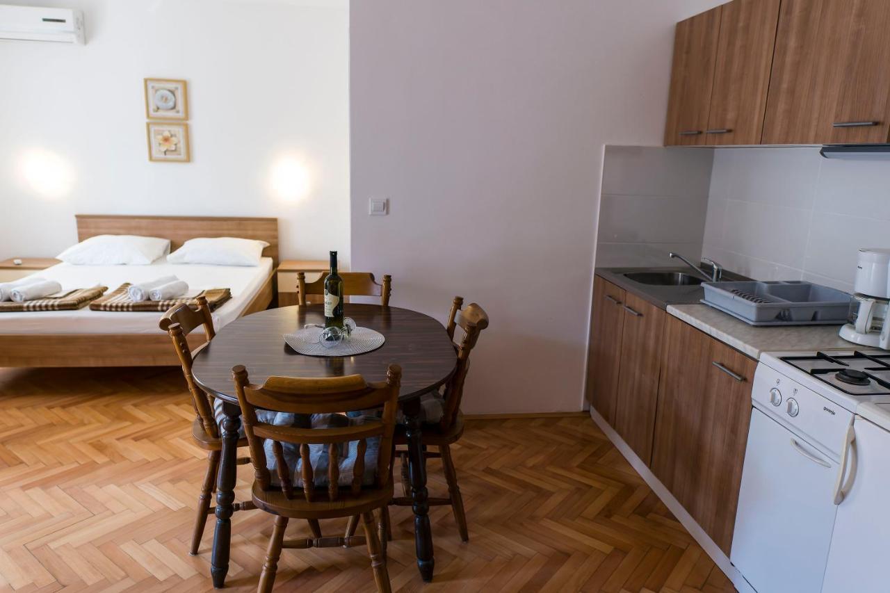 Apartments Victoria トロギール エクステリア 写真