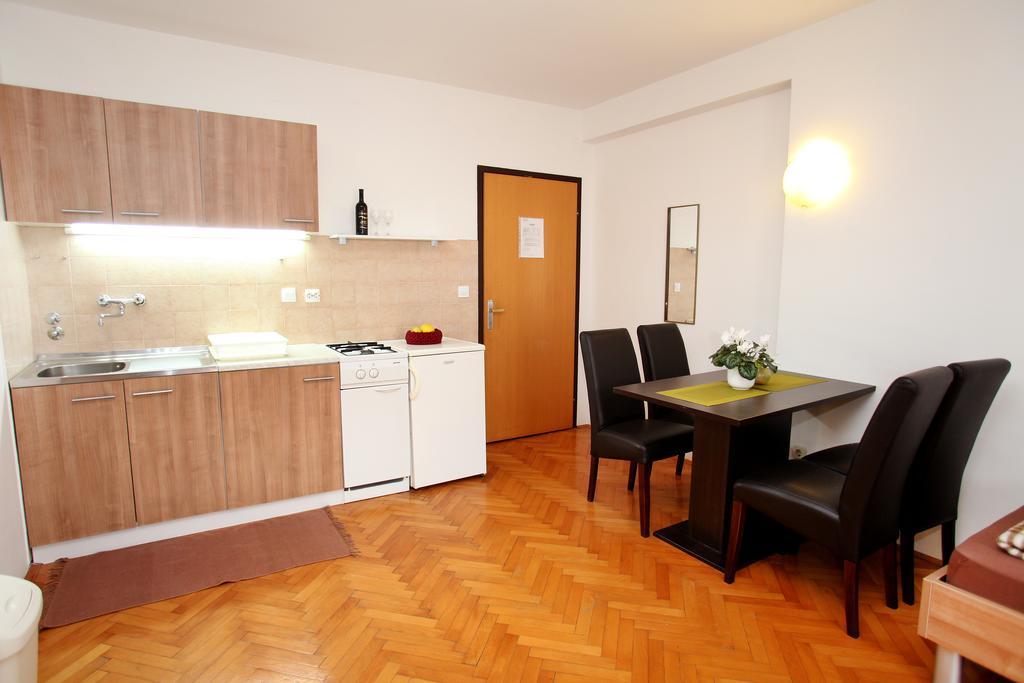 Apartments Victoria トロギール エクステリア 写真